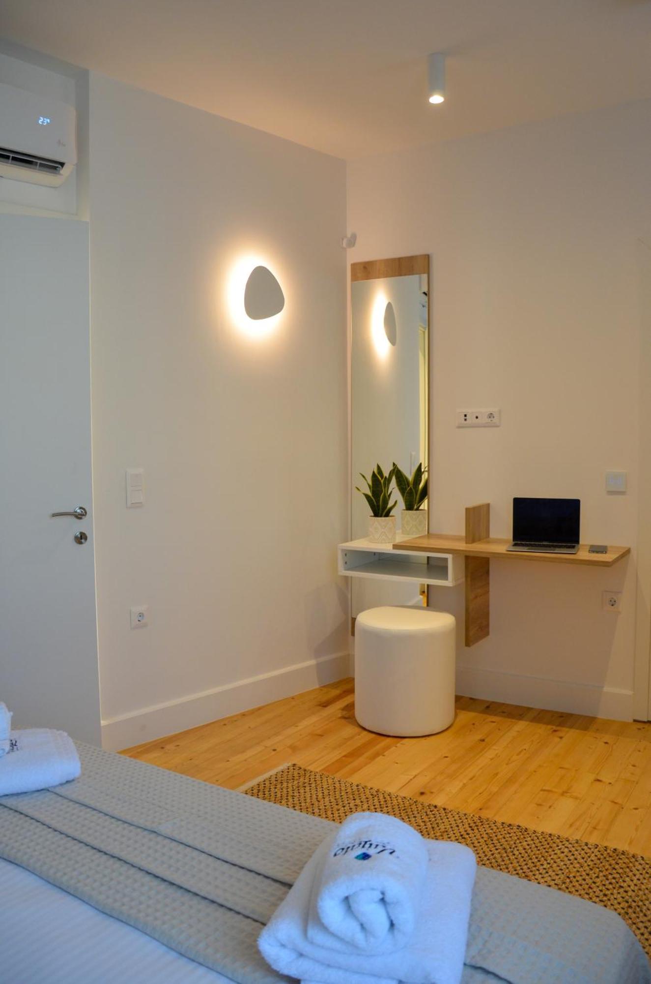 Vailato Swan White Suite Corfu  Ngoại thất bức ảnh